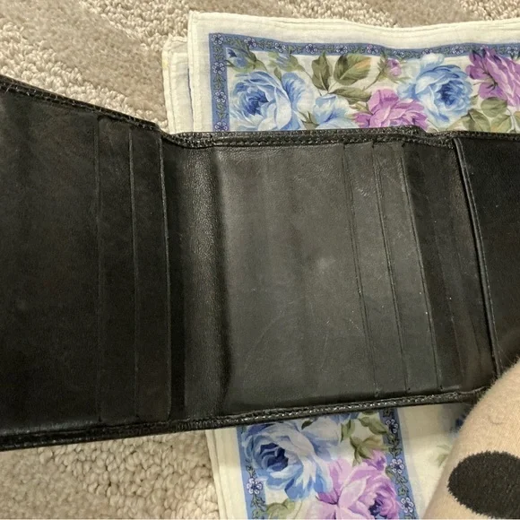 Chanel Black Caviar Bifold Wallet - Picture 4 of 11